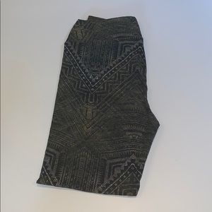 Lularoe TC Tall & Curvy Leggings black green